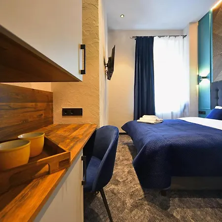 Buninn Aparthotel 3*