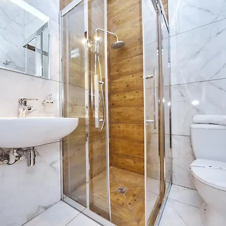 Buninn Aparthotel 3*