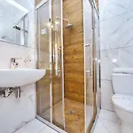 Buninn Aparthotel 3*